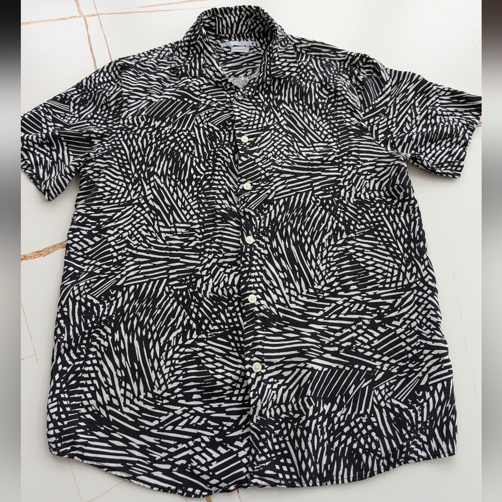 Zara Men's Abstract Black and White Shirt